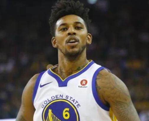 在季后赛期 在季后赛期